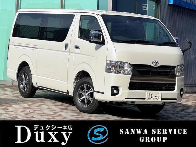 TOYOTA HIACE VAN