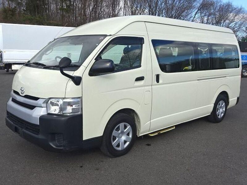 TOYOTA HIACE