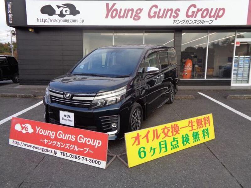 TOYOTA VOXY