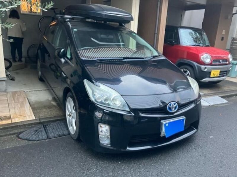 TOYOTA PRIUS