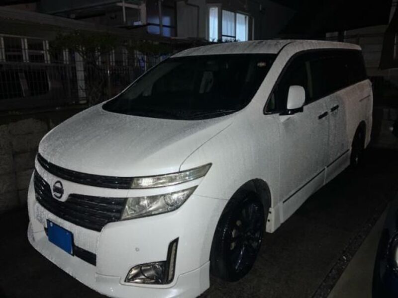 NISSAN ELGRAND