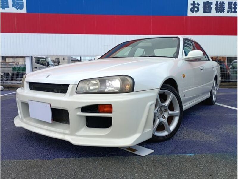 NISSAN SKYLINE