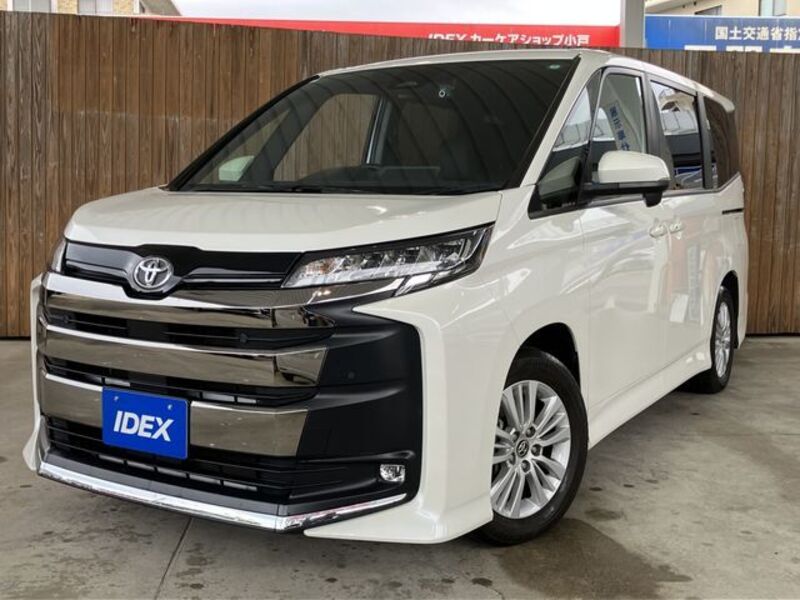 TOYOTA NOAH