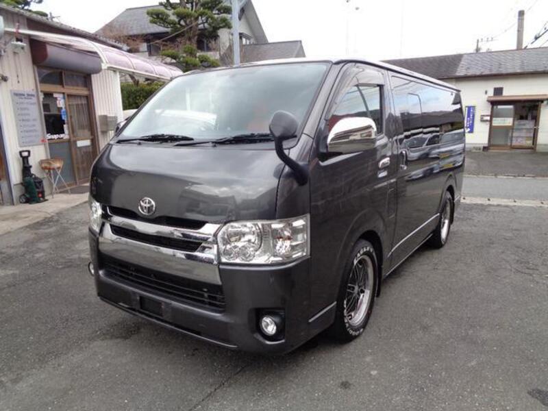 TOYOTA HIACE VAN