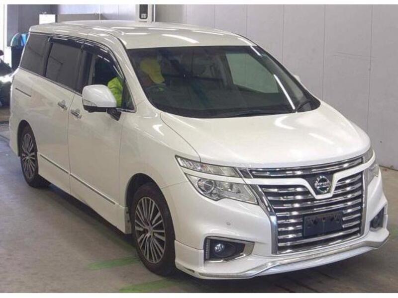 NISSAN ELGRAND
