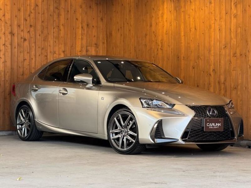 LEXUS IS