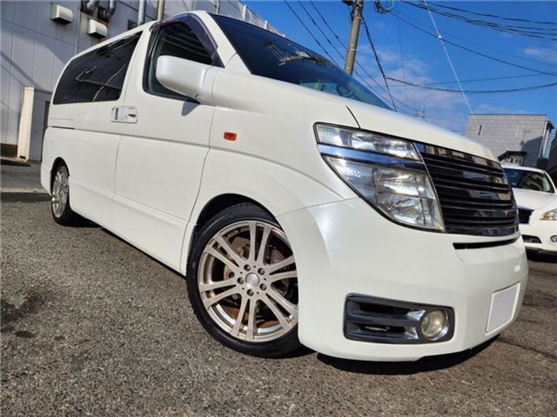 NISSAN ELGRAND