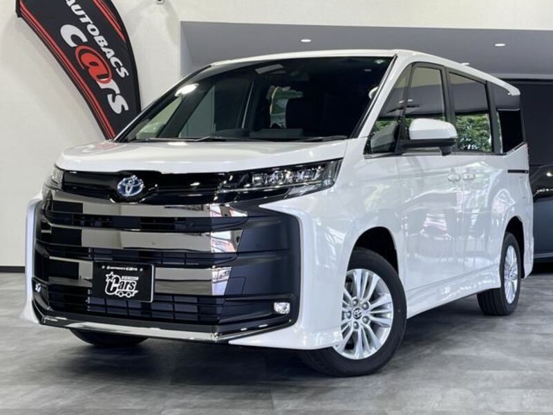 TOYOTA NOAH