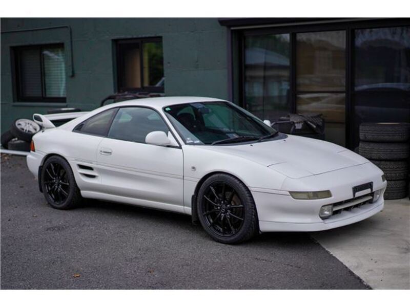 TOYOTA MR2