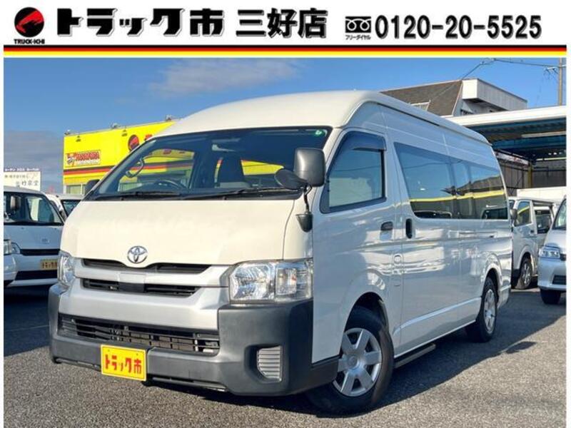 TOYOTA HIACE COMMUTER