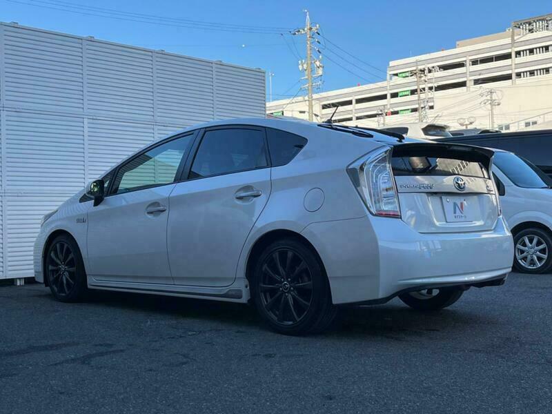 PRIUS PHV