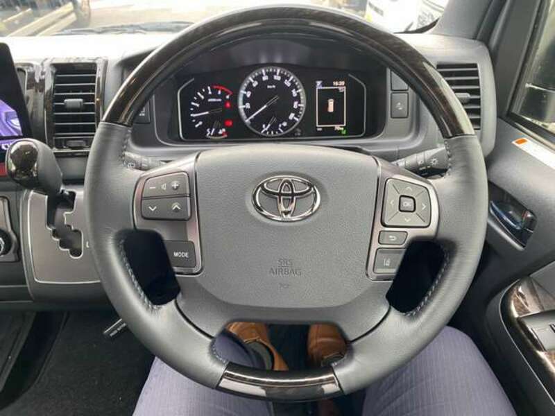 HIACE VAN