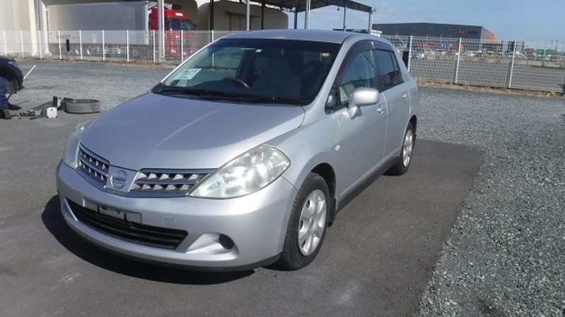 nissan tiida latio 2009