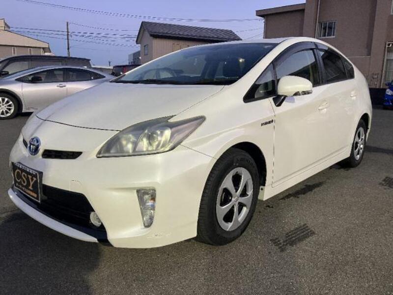 TOYOTA PRIUS