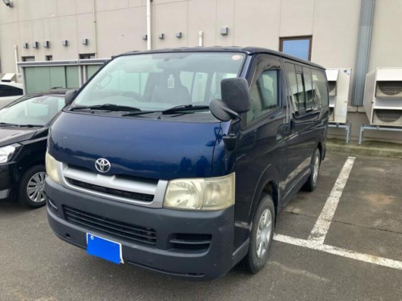 TOYOTA HIACE VAN