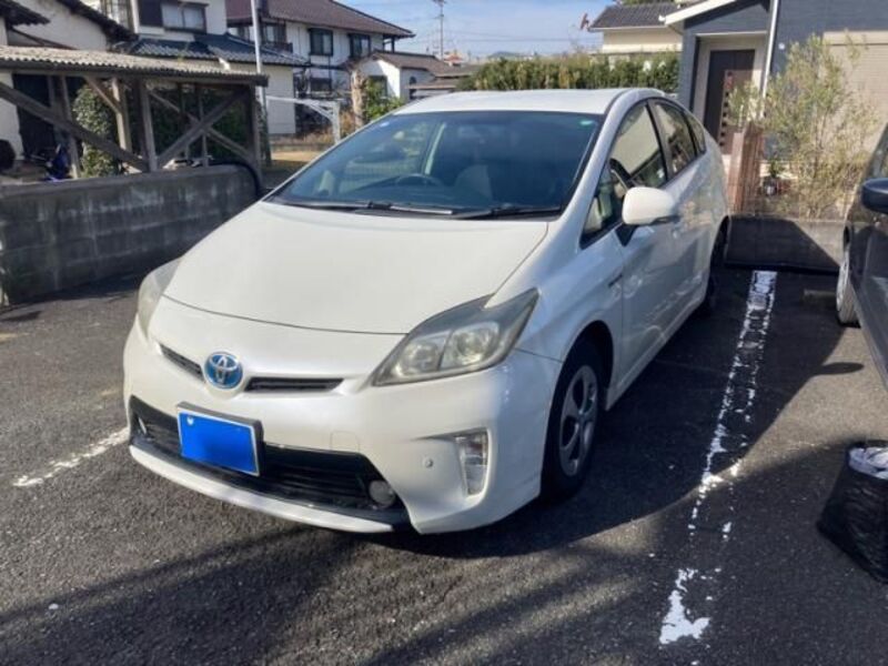 TOYOTA PRIUS