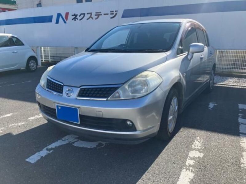 NISSAN TIIDA