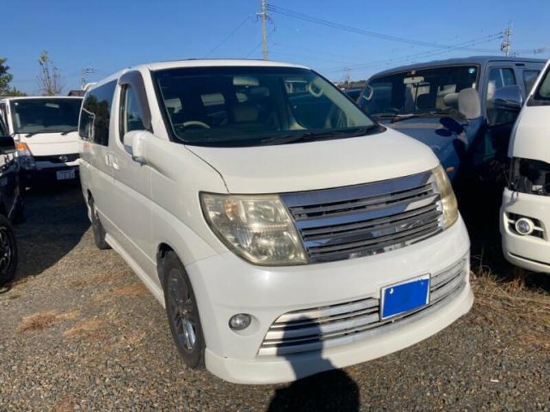 NISSAN ELGRAND