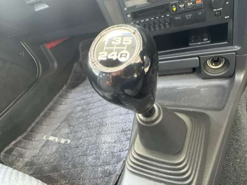 COROLLA LEVIN