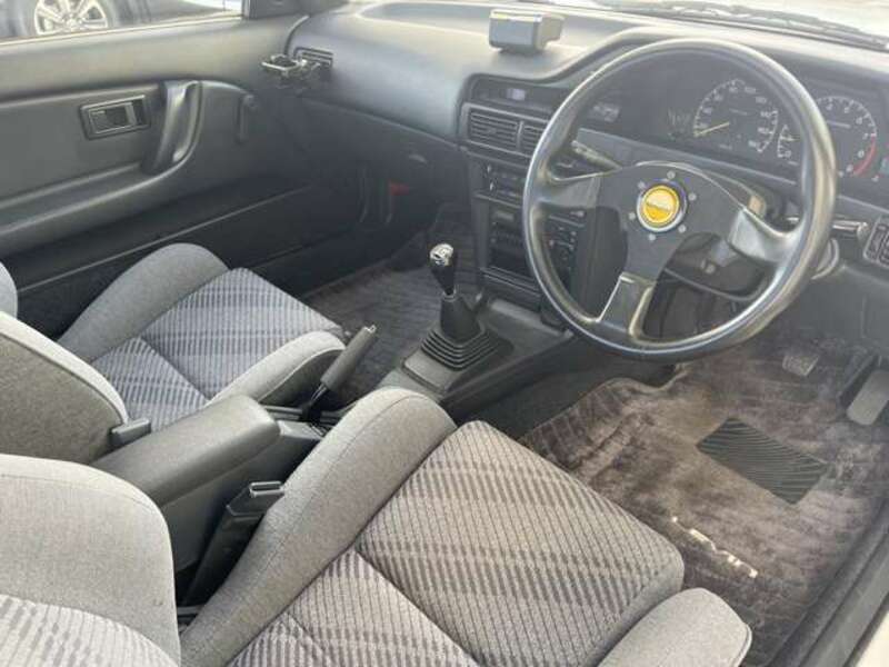 COROLLA LEVIN