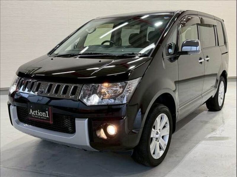 MITSUBISHI DELICA D5