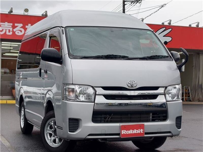 TOYOTA HIACE