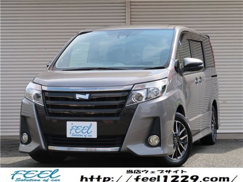 TOYOTA NOAH