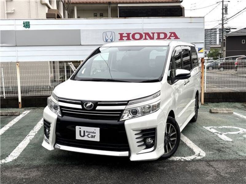 TOYOTA VOXY