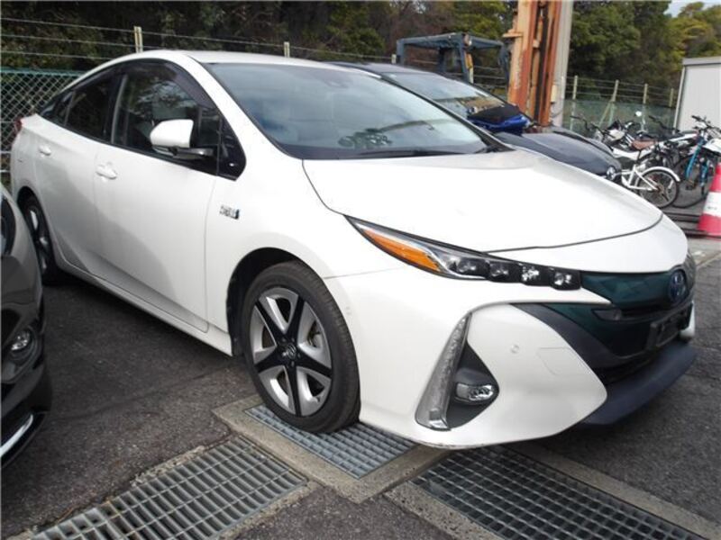 TOYOTA PRIUS PHV