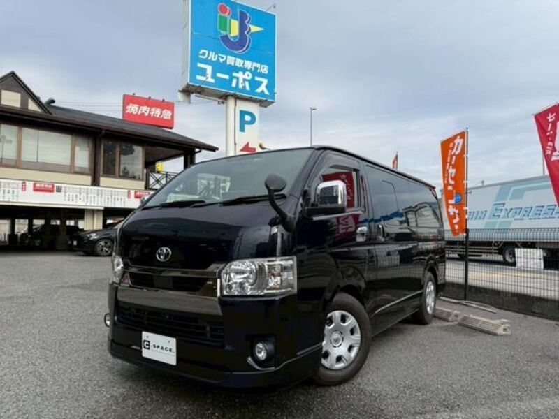 TOYOTA HIACE VAN