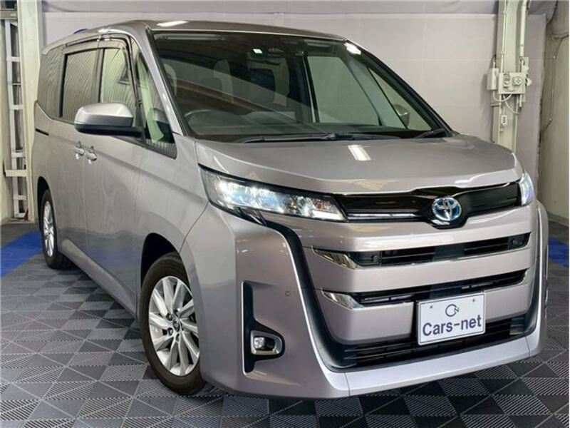 TOYOTA NOAH