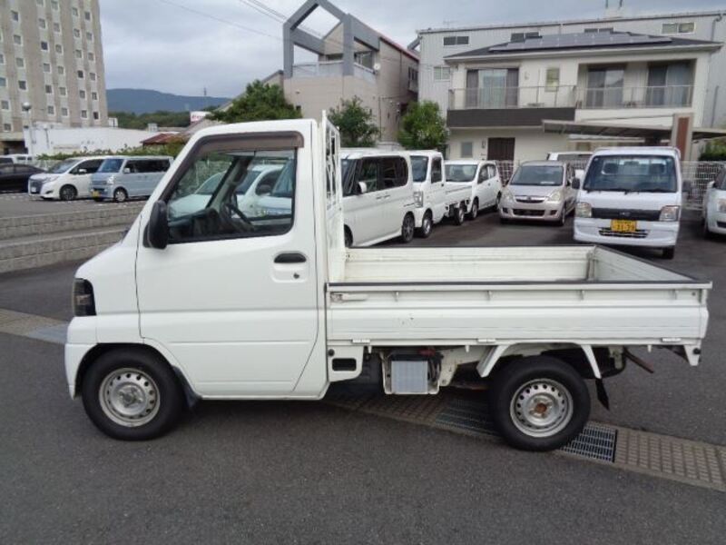 NISSAN CLIPPER TRUCK