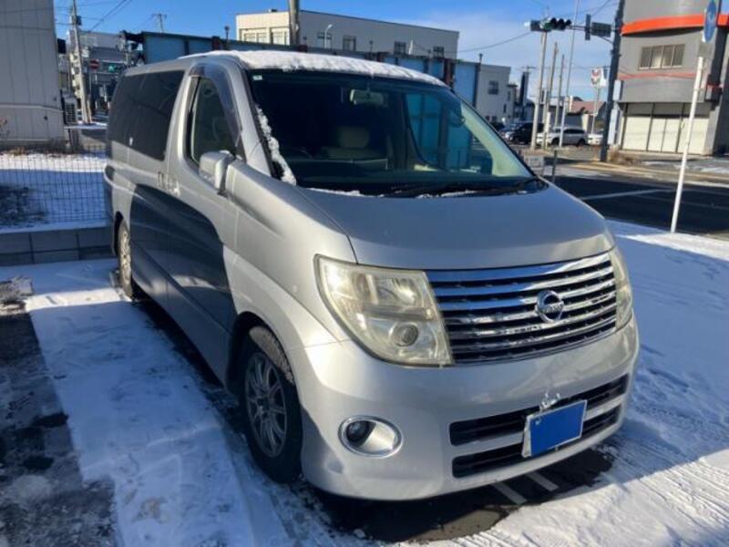 NISSAN ELGRAND