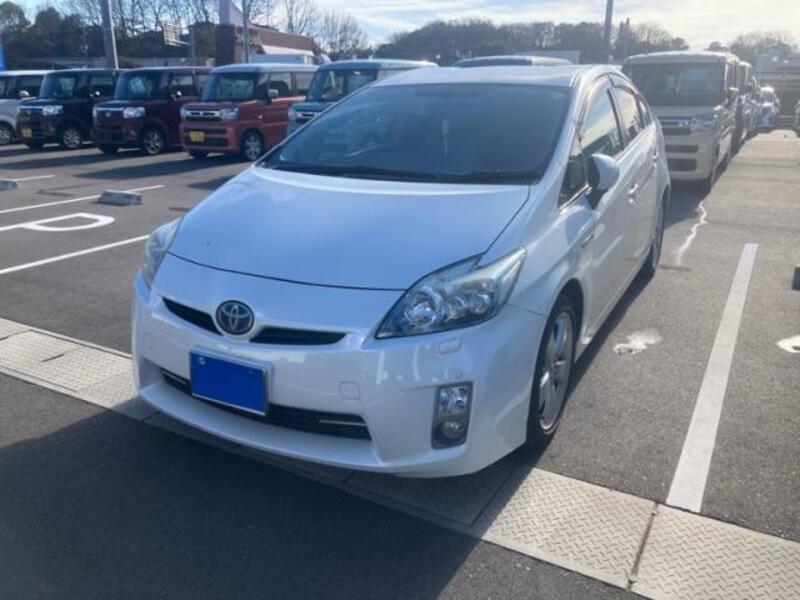 TOYOTA PRIUS