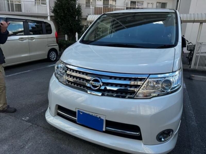 NISSAN SERENA