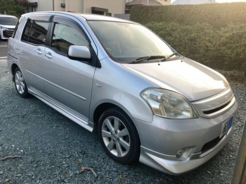 TOYOTA RAUM