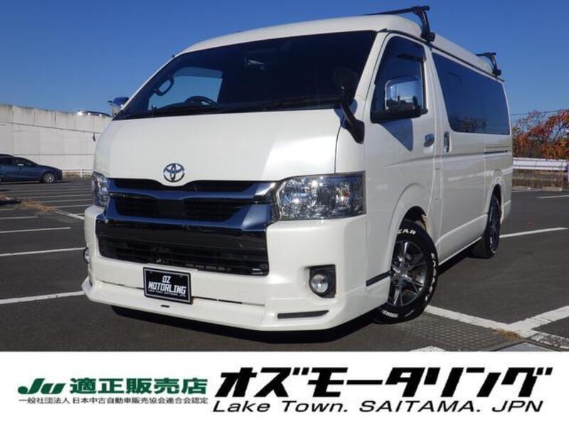 TOYOTA HIACE VAN