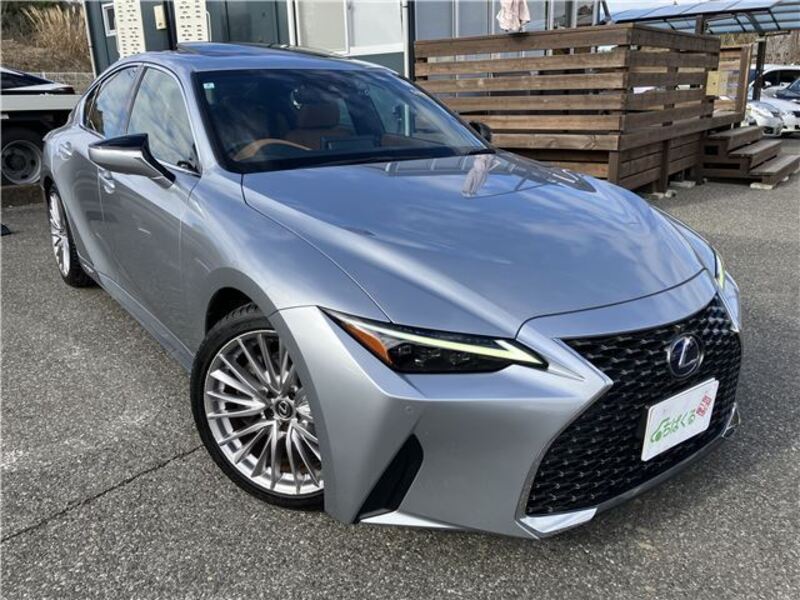 LEXUS IS