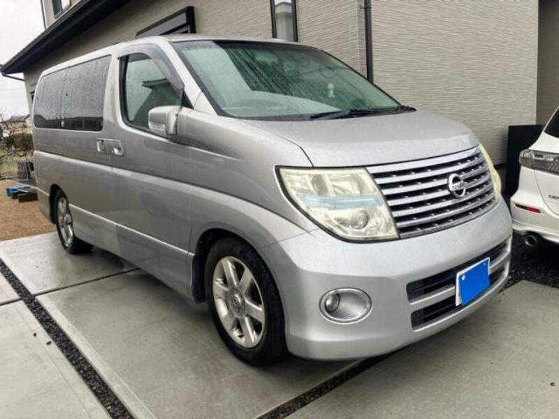 NISSAN ELGRAND