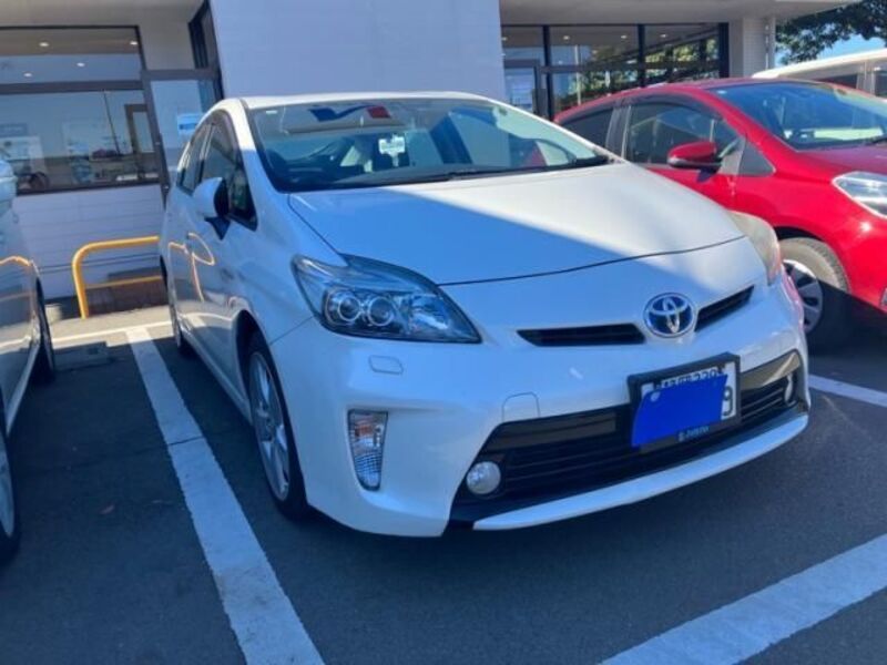 TOYOTA PRIUS