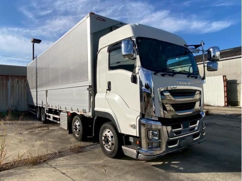 ISUZU GIGA