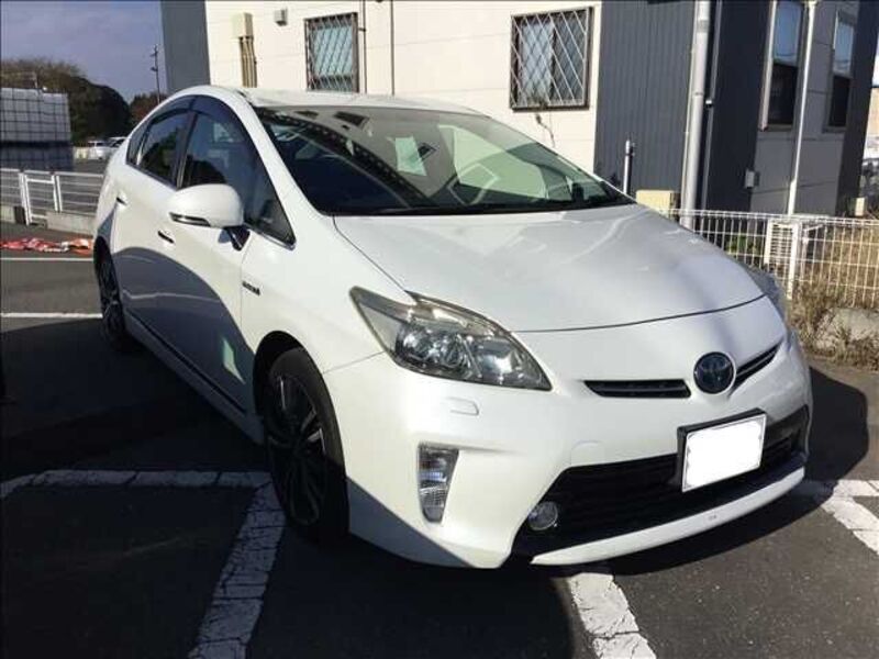 TOYOTA PRIUS