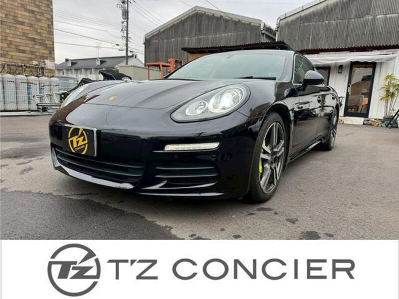 PORSCHE PANAMERA