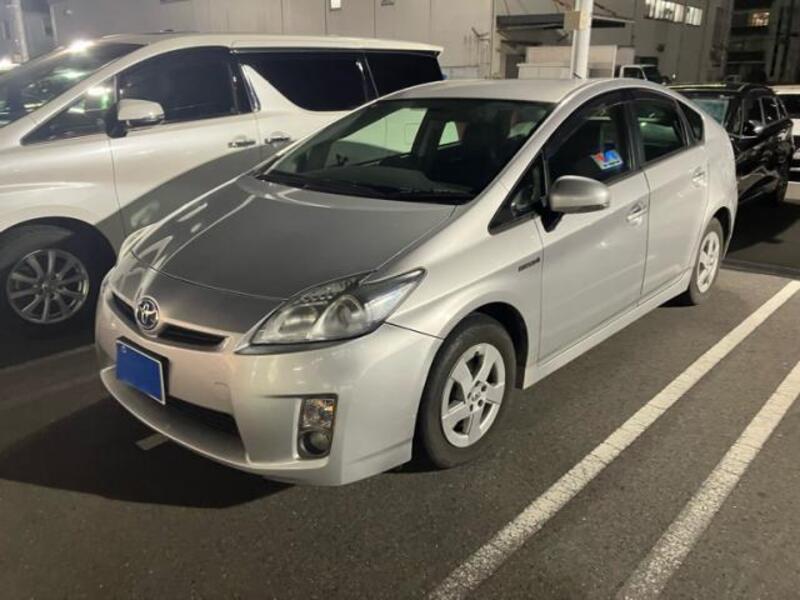 TOYOTA PRIUS