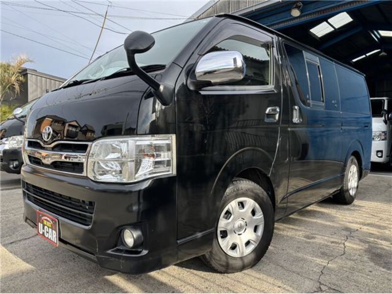 TOYOTA HIACE VAN