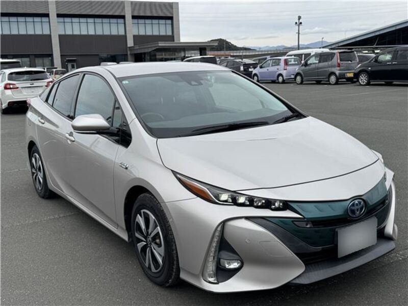 TOYOTA PRIUS PHV