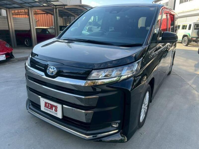 TOYOTA NOAH