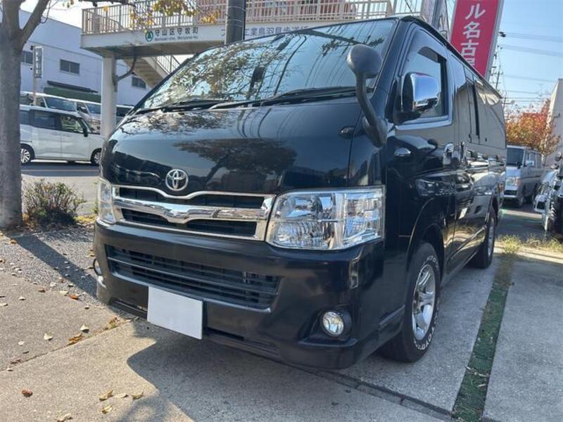 TOYOTA REGIUS VAN