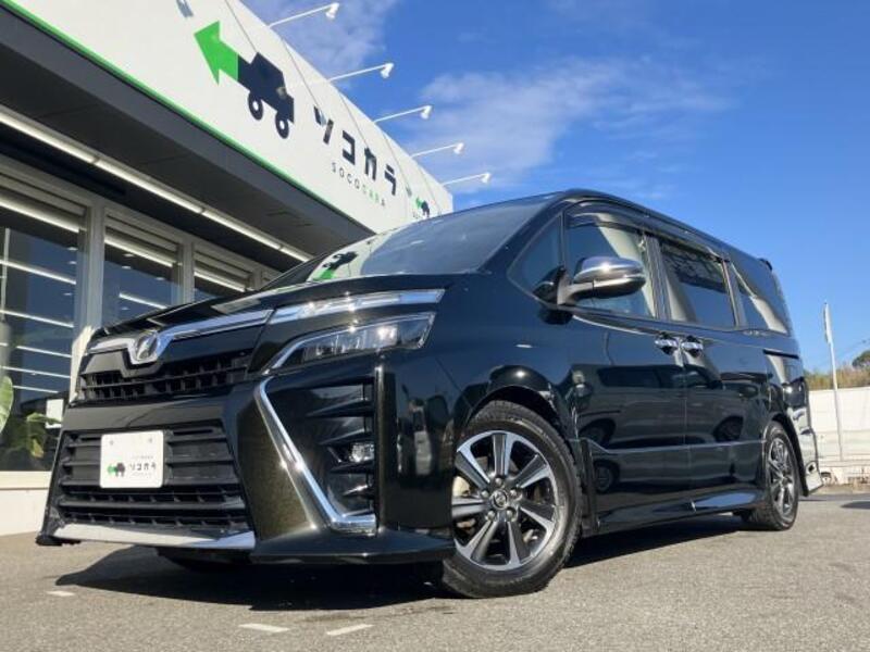 TOYOTA VOXY