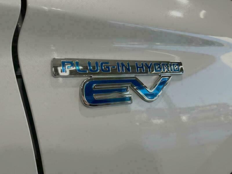 OUTLANDER PHEV-9